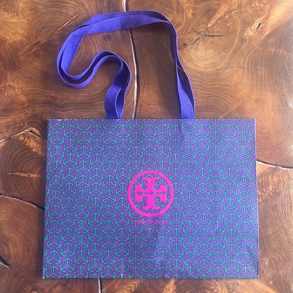 Tory Burch gift bag/tote with shoulder straps, Quantity: 1 - Folds flat